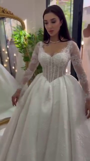 G21-024A - Champagnekleurige elegante prinsessenbruidsjurk - Gelinlik21