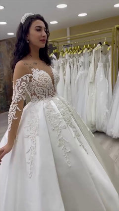 G21-026A - Champagnekleurige versierde prinsessenbruidsjurk - Gelinlik21