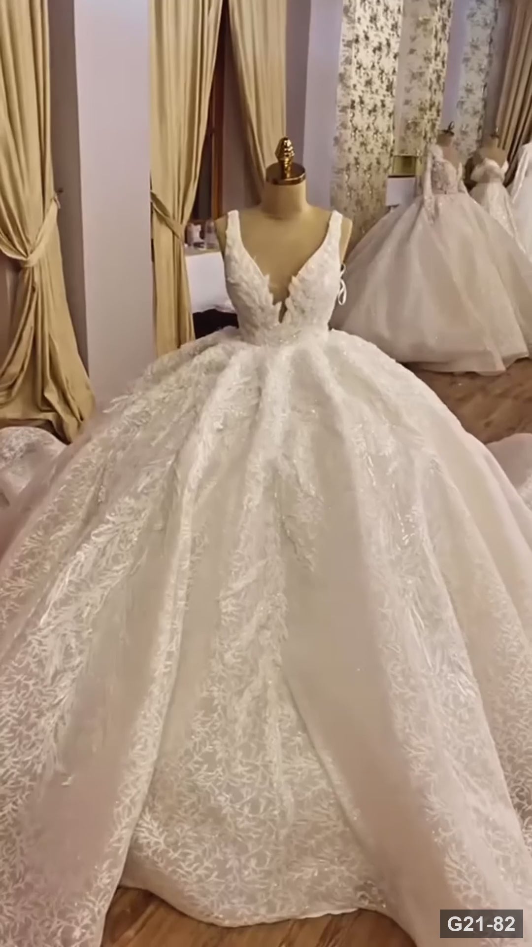 G21-082 Ivoor Prinsessenjurk Kant Bruidsjurk met kathedraalsleep