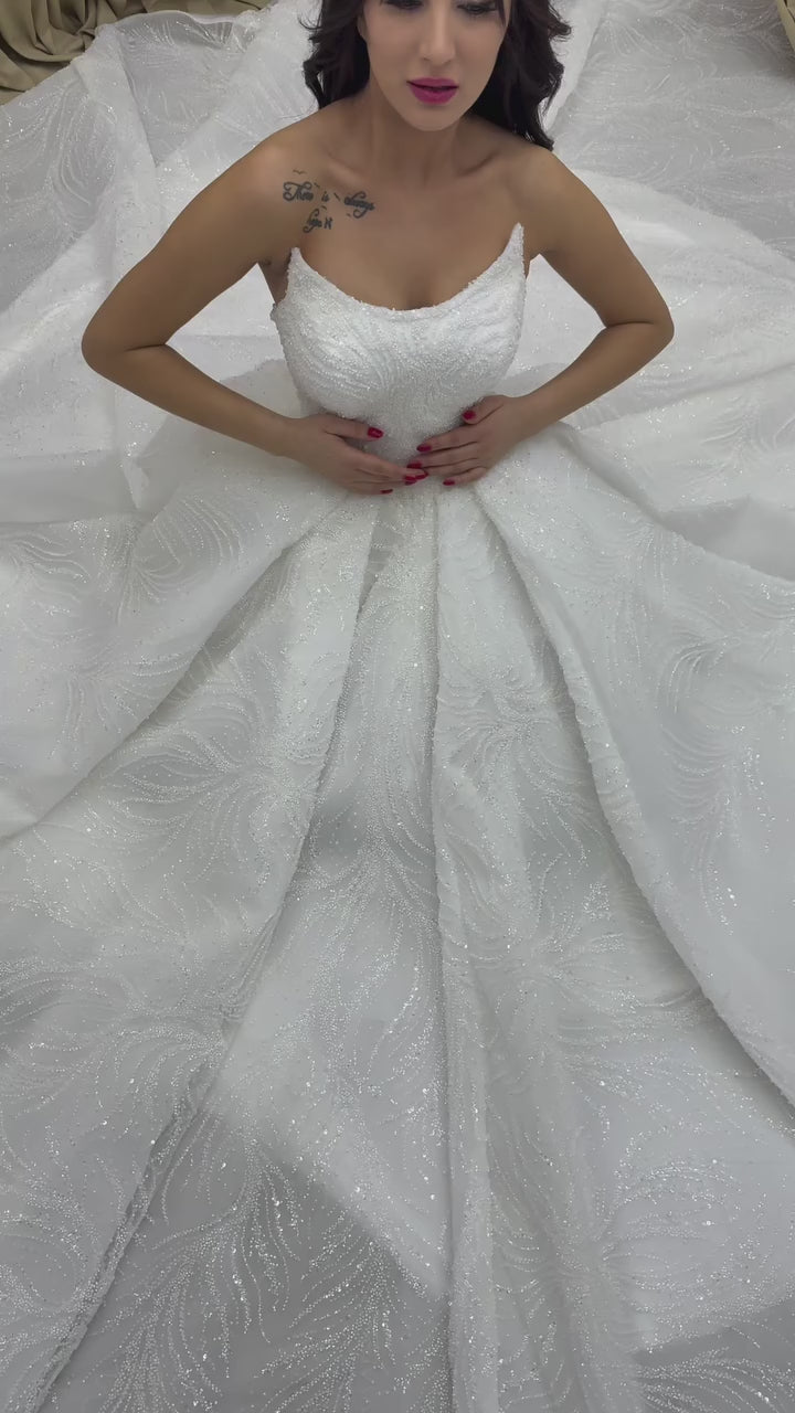 G21-045A - Ivoren elegante prinsessenbruidsjurk