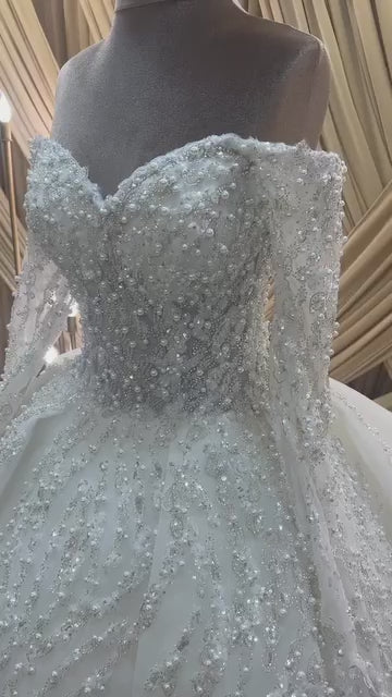 G21-053A - Champagnekleurige kanten prinsessenbruidsjurk