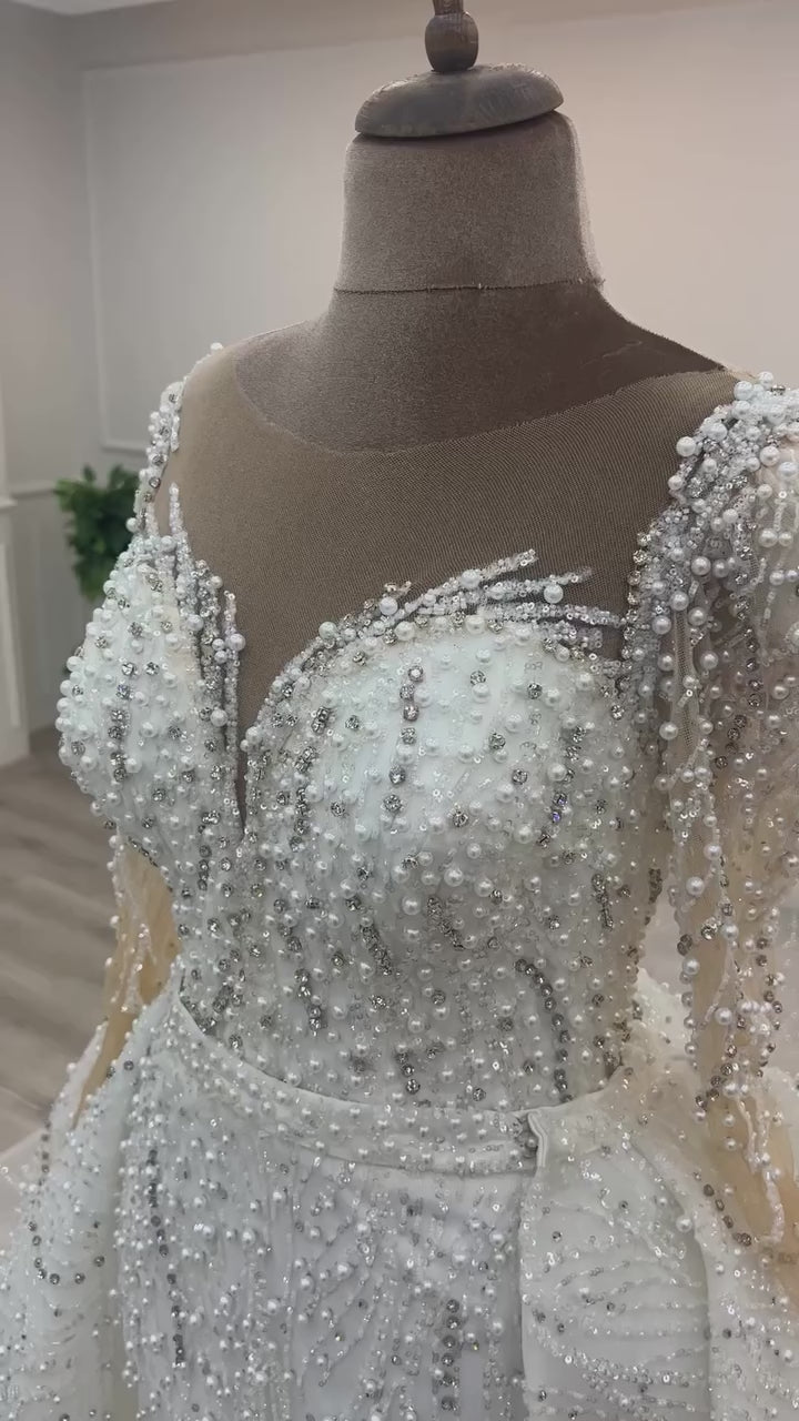 G21-057A - Champagnekleurige elegante prinsessenbruidsjurk