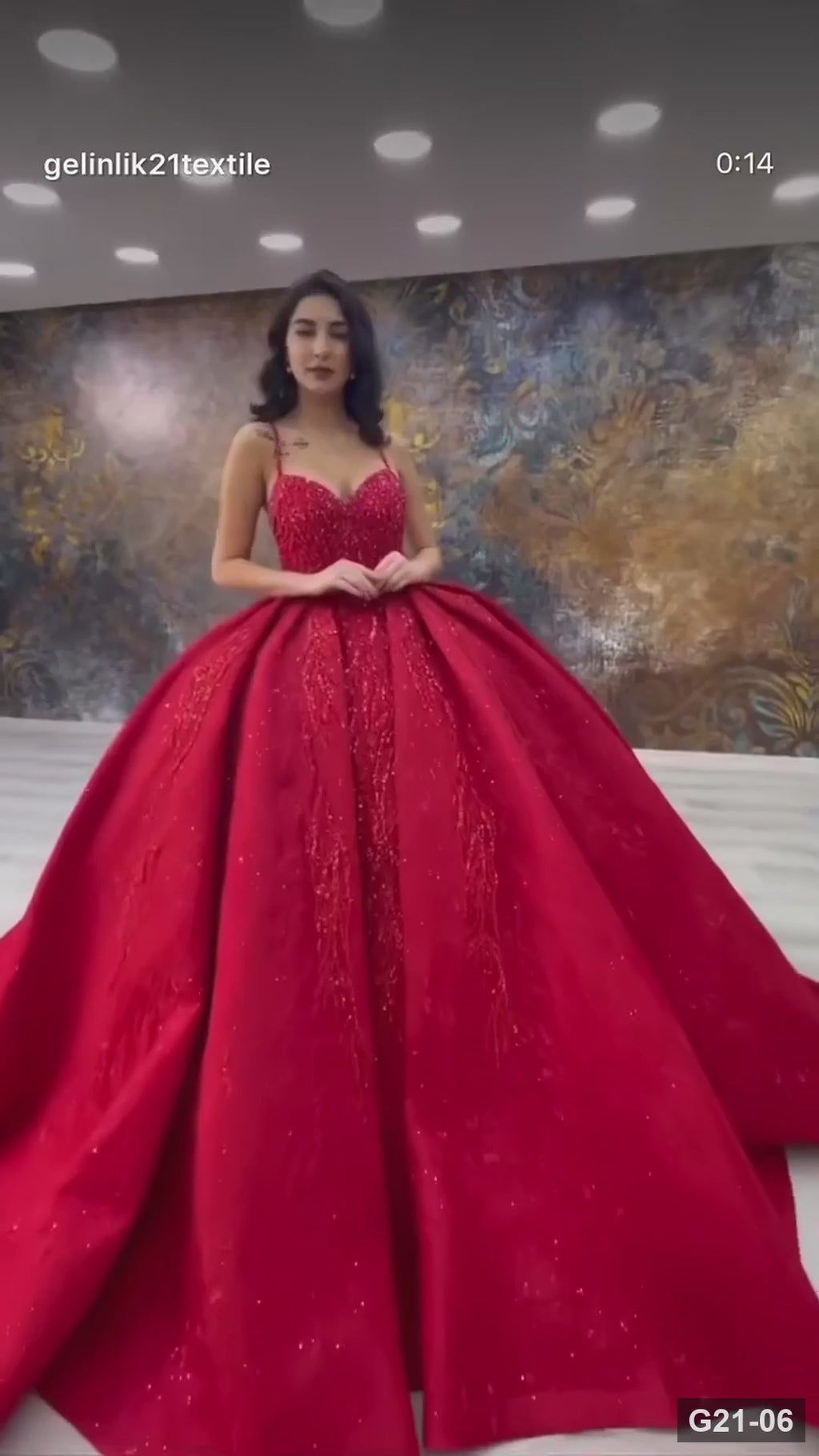 G21-006 Karmozijnrood prinsessen verlovingsjurk van tule