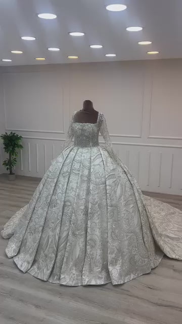 G21-054A - Ivoren elegante prinsessenbruidsjurk